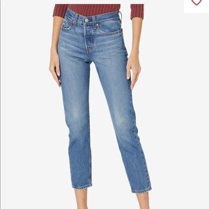 Wedgie straight Levi’s. Size 24